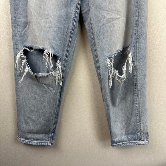 American Eagle Relaxed Mom Jeans Busted Knees 6 Light Wash - Picture 4 of 13